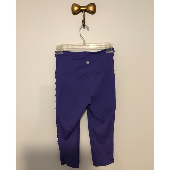 Lululemon Breezy Crop Iris Flower Reflective Leggings - Size 4 - Picture 5 of 13